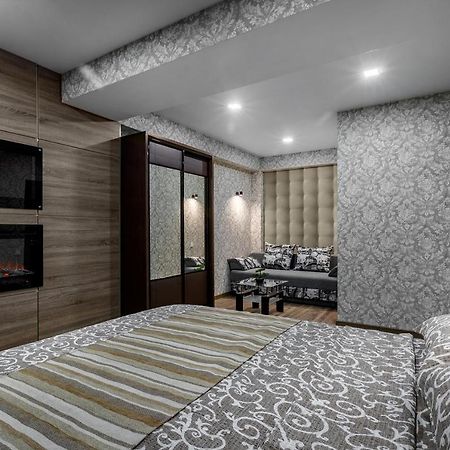 Apartment In The Center! Panoramic Windows! Fireplace! Chisinau Exterior photo
