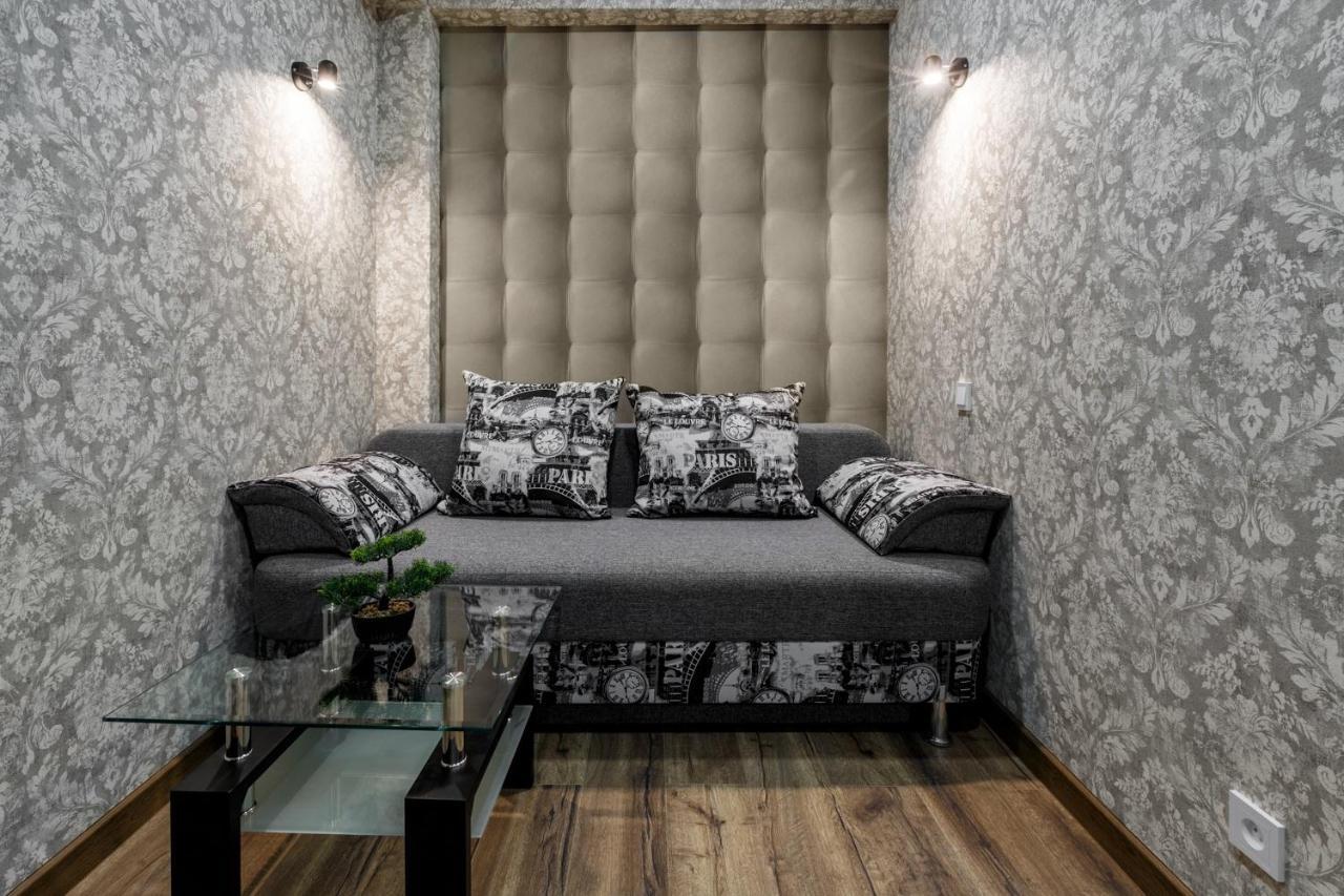 Apartment In The Center! Panoramic Windows! Fireplace! Chisinau Exterior photo